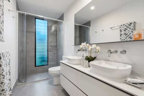 Comment bien choisir la paroi de douche ?