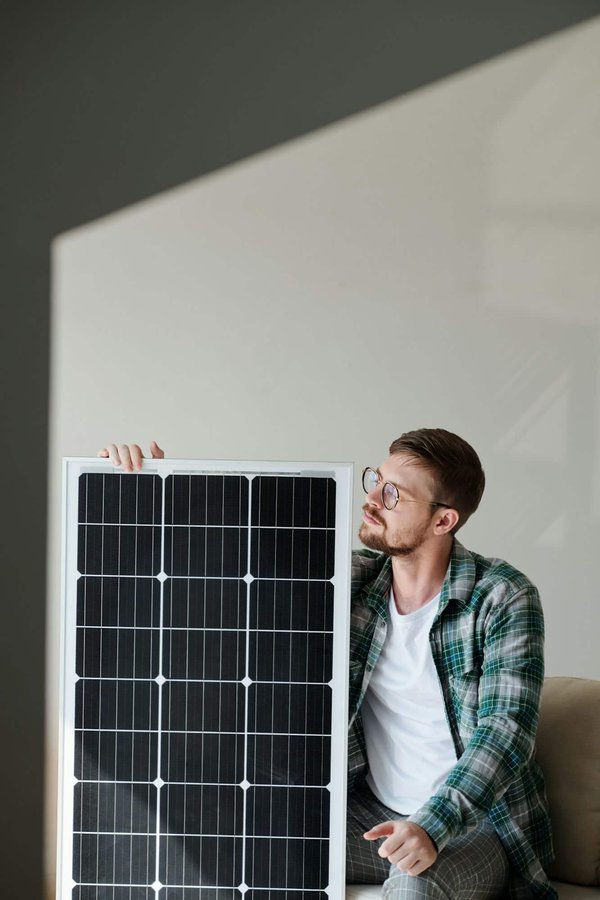 Quelle batterie pour panneau solaire 3000w : faites le calcul