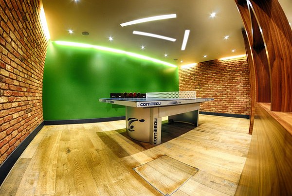 Comment agencer les meubles pour une salle de jeux fonctionnelle et ludique ?